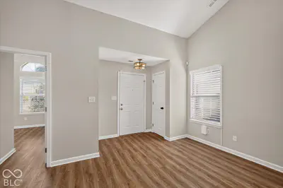 9741 Roxbury Drive, Fishers - 3