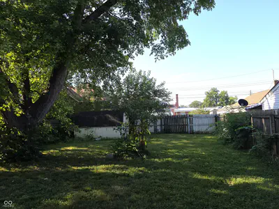 307 W Locust Street, Shelbyville - 27