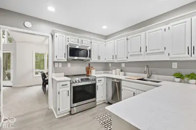 8103 Clearwater Parkway, Indianapolis - 21