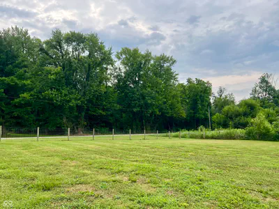 8122 Hall School Road, Monrovia - 50