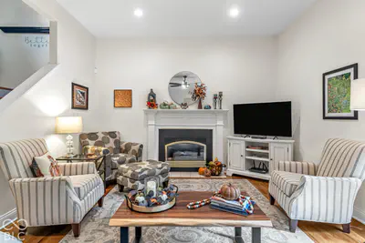 1679 Walnut Trace, Greenfield - 4
