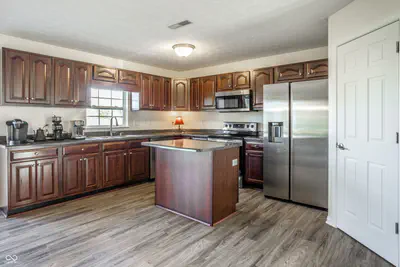 1598 Kingen Drive, Greenfield - 8