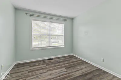 6459 Woodhaven Court, Avon - 4