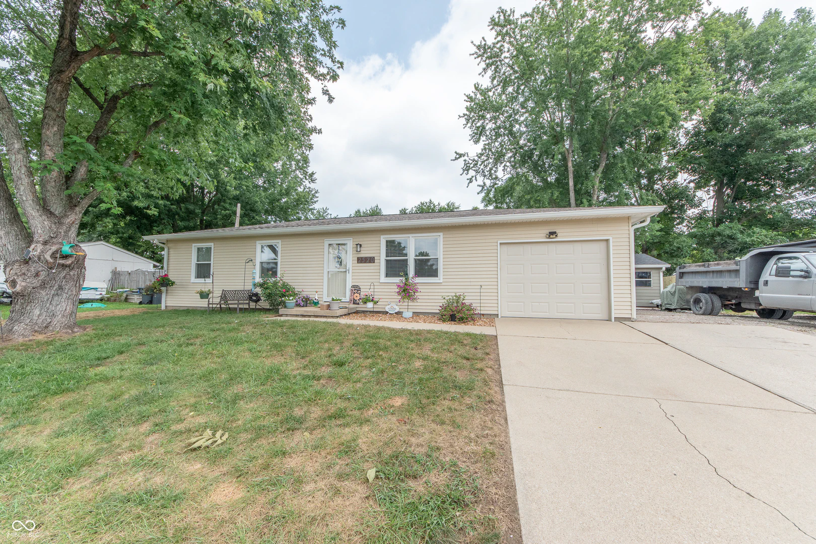 2520 Farmstead Drive, Columbus