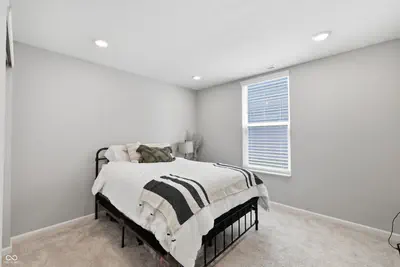 5693 Terracotta Trace, McCordsville - 23
