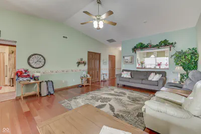 2063 Pelican, Franklin - 9