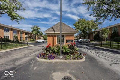 541 Hunters Drive, Carmel - 20