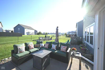5592 Woodhammer, McCordsville - 44