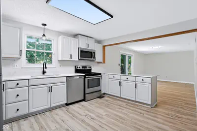 415 Meadowview Lane, Greenwood - 10