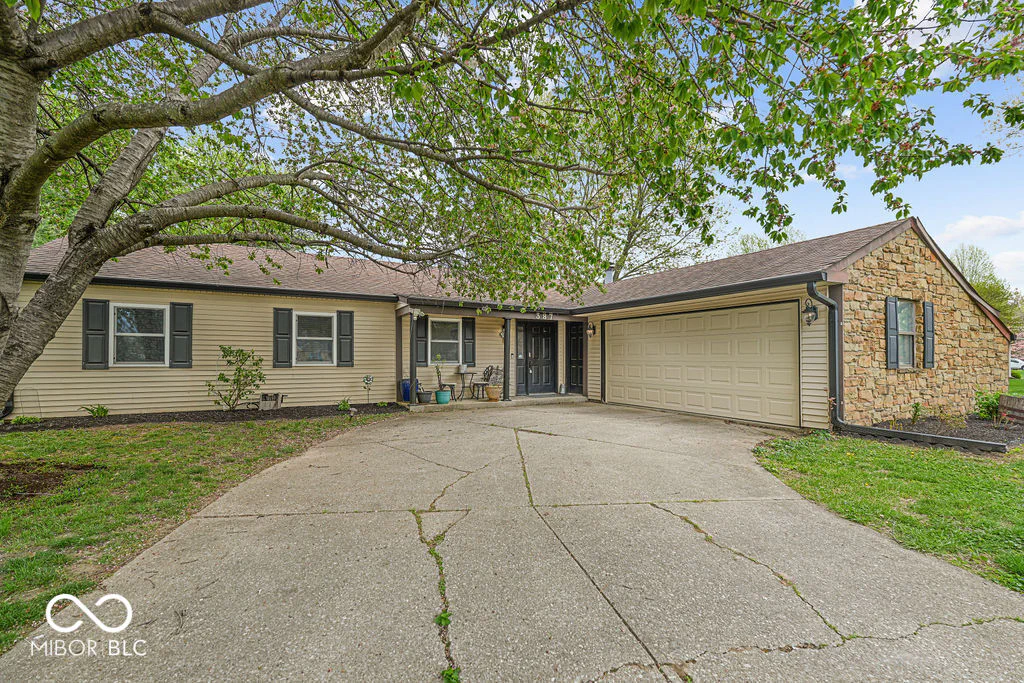 387 Pleasantview Boulevard, Greenwood
