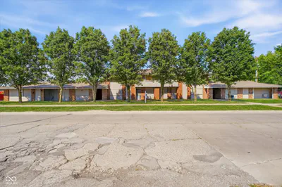 7020 - 7032 Twin Oaks Drive, Indianapolis