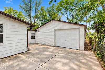 820 E Dunn Avenue, Muncie - 32