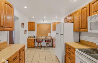 1406 Laurel Drive, Columbus - 22