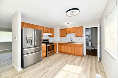 9457 Burrwood Creek, Indianapolis - 17