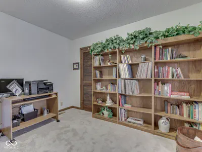 8215 Sweetwater Drive, Nineveh - 47