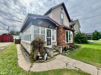 327 W 5th, Peru - 3