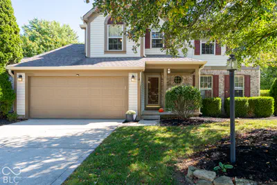8567 Knoll Crossing, Fishers