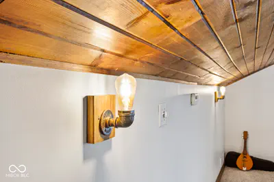 621 Poplar Street, Seymour - 56