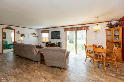 831 North Drive, Seymour - 16