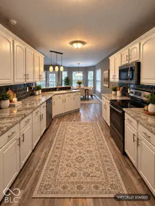 5884 Hollow Oak Trail, Carmel - 11