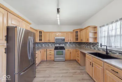 9653 200 Road, Flat Rock - 17