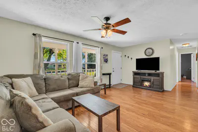 902 Sweetbriar Avenue, Whiteland - 4