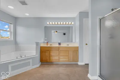 6250 Bishops Pond Lane, Indianapolis - 23