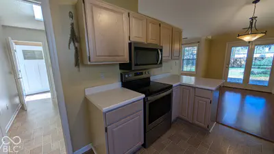 7734 Winding Creek Drive, Indianapolis - 9