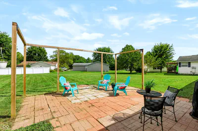150 Sunset Court, Cicero - 40
