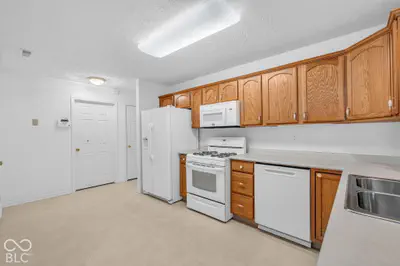 340 Lakewood Court, Avon - 11