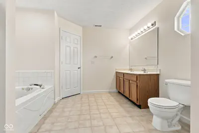 6538 Abby Lane, Zionsville - 37