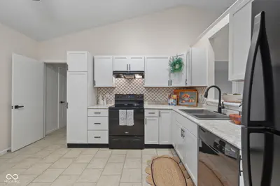 1585 Sweetwater Lane, Greenfield - 4