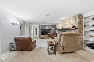 8301 Santa Barbara Drive, Muncie - 11