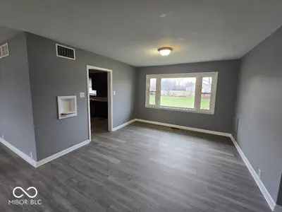 203 Walnut Street, Farmland - 5