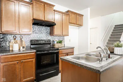 828 Blue Ash Trail, Greenwood - 11