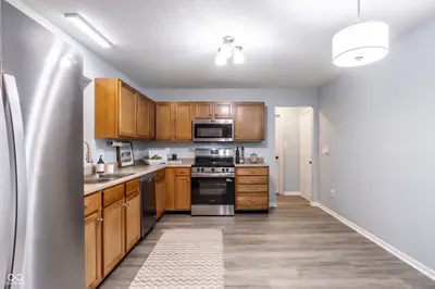 6115 Green Glade Drive, Whitestown - 11
