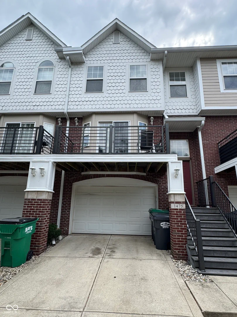 1475 Autumn Oak Street, Greenwood