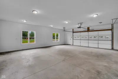 6850 Base Road, North Vernon - 57