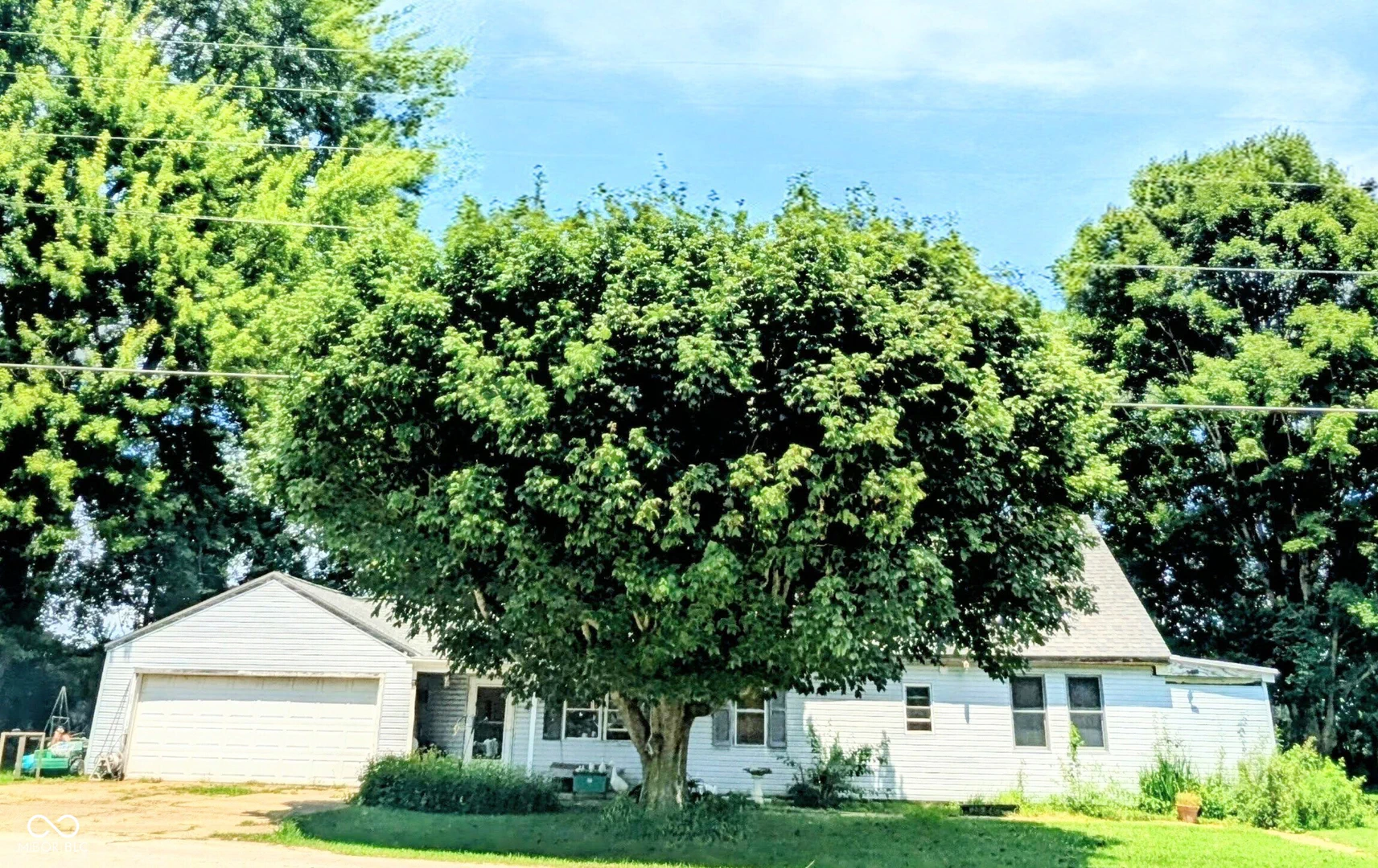 2940 Country Club Road, Connersville
