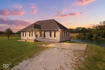 9653 200 Road, Flat Rock - 9