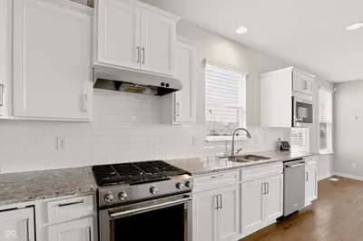 561 Harstad Boulevard, Westfield - 22
