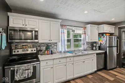 6461 Madison Avenue, Indianapolis - 6