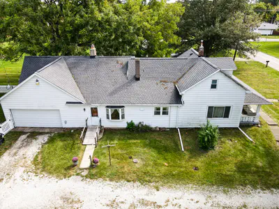 5538 300, New Palestine - 4
