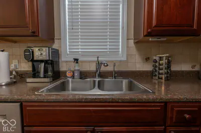 2230 Roaming Hills Drive, Richmond - 20
