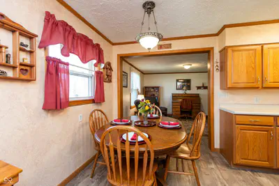 831 North Drive, Seymour - 11