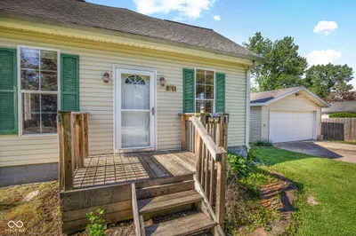 9781 Walnut Street, Lapel - 3