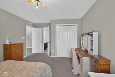 10608 Kensington Lane, Fortville - 27