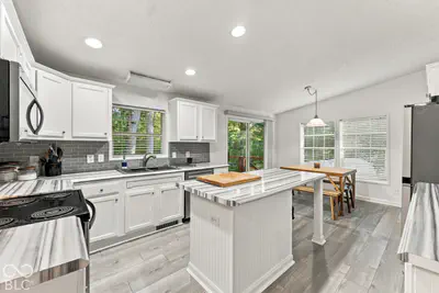 9444 N Gray Avenue, Unionville - 9