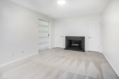 586 Hunters Drive, Carmel - 28