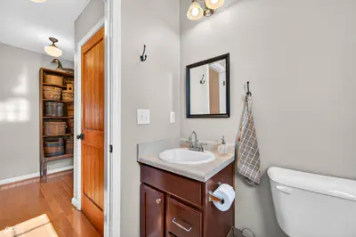 697 Lake Vista Drive, Columbus - 23